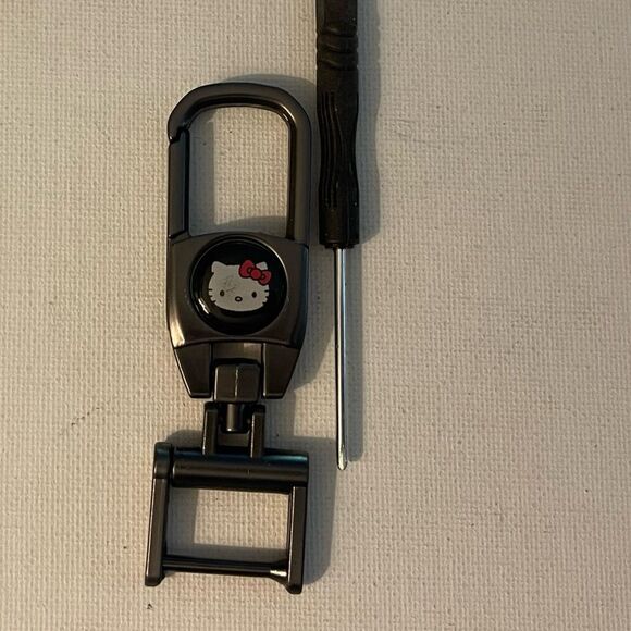 Hello Kitty Key Fob Keychain in Metal NWT - Picture 1 of 4